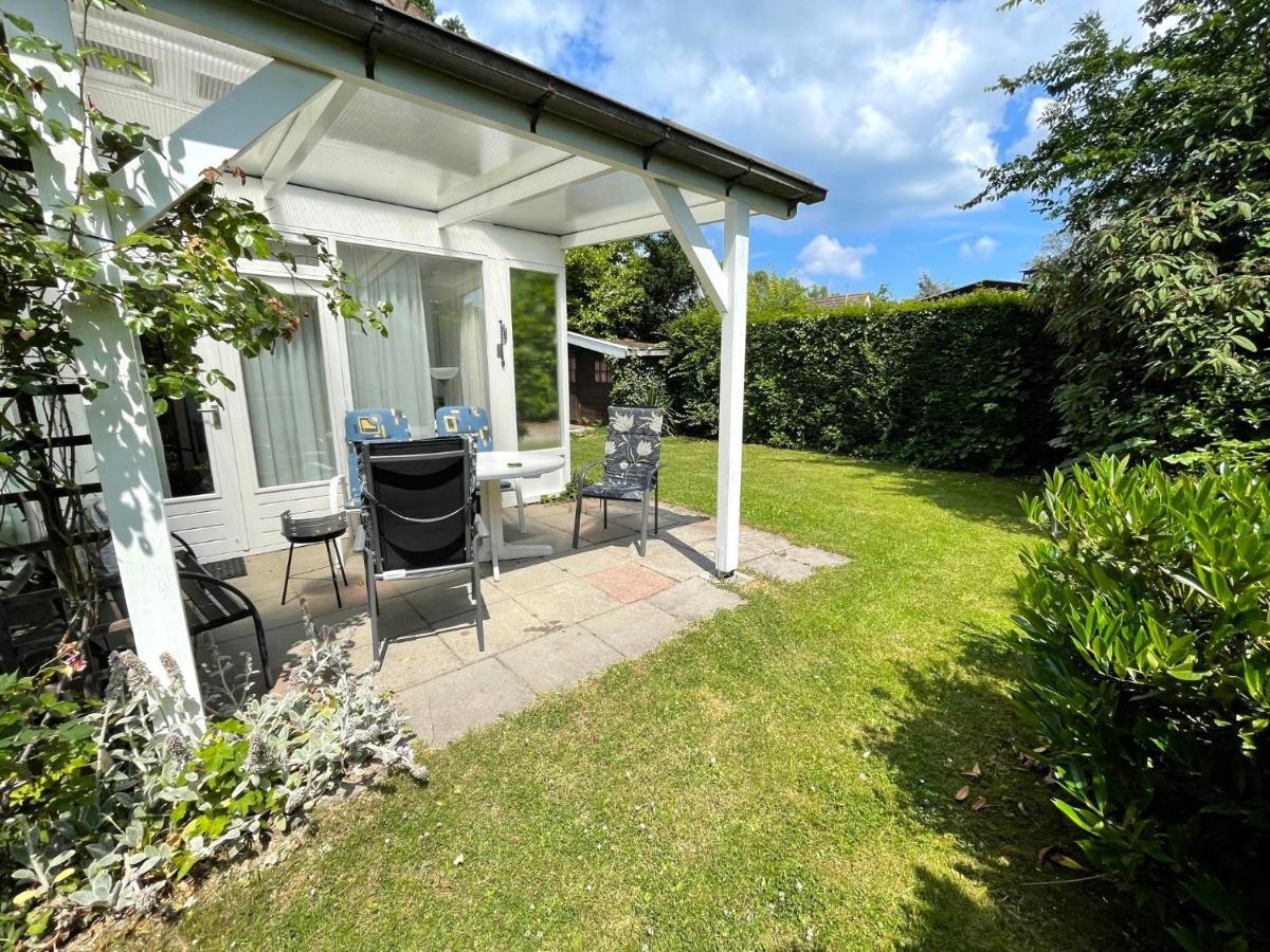 Rustig Gelegen Vakantiebungalow Kortgene Exterior photo