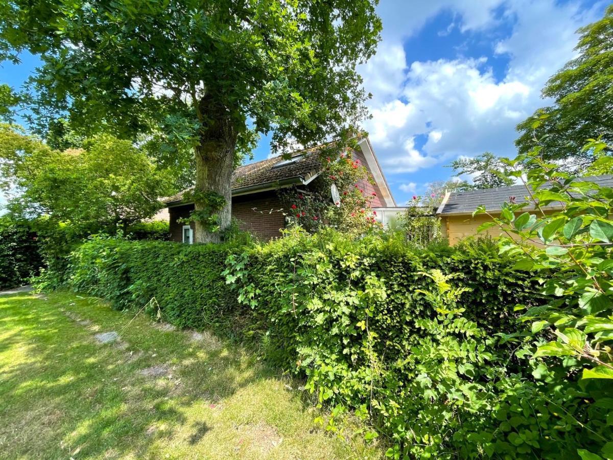 Rustig Gelegen Vakantiebungalow Kortgene Exterior photo