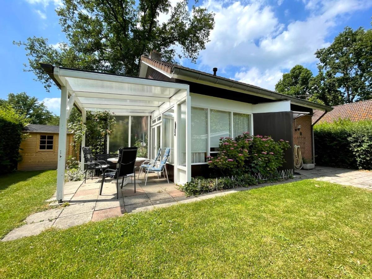 Rustig Gelegen Vakantiebungalow Kortgene Exterior photo